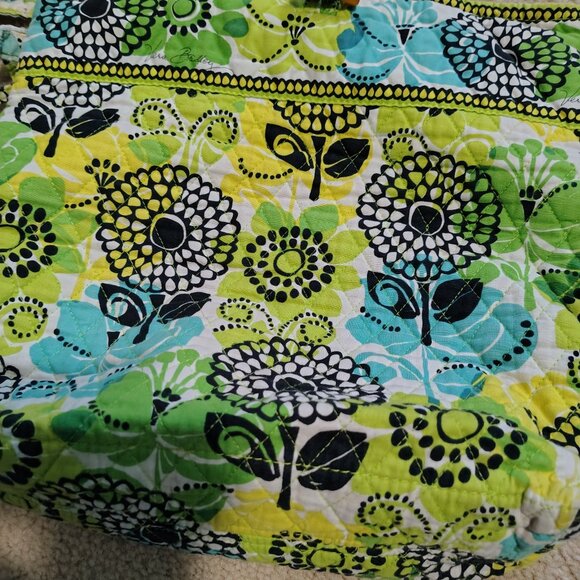 Vera Bradley ' limes up' lot - Picture 2 of 9